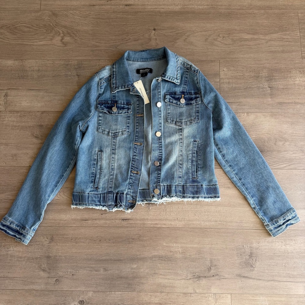 NWT Jou Jou blue denim jacket with a raw-cut hem - size large